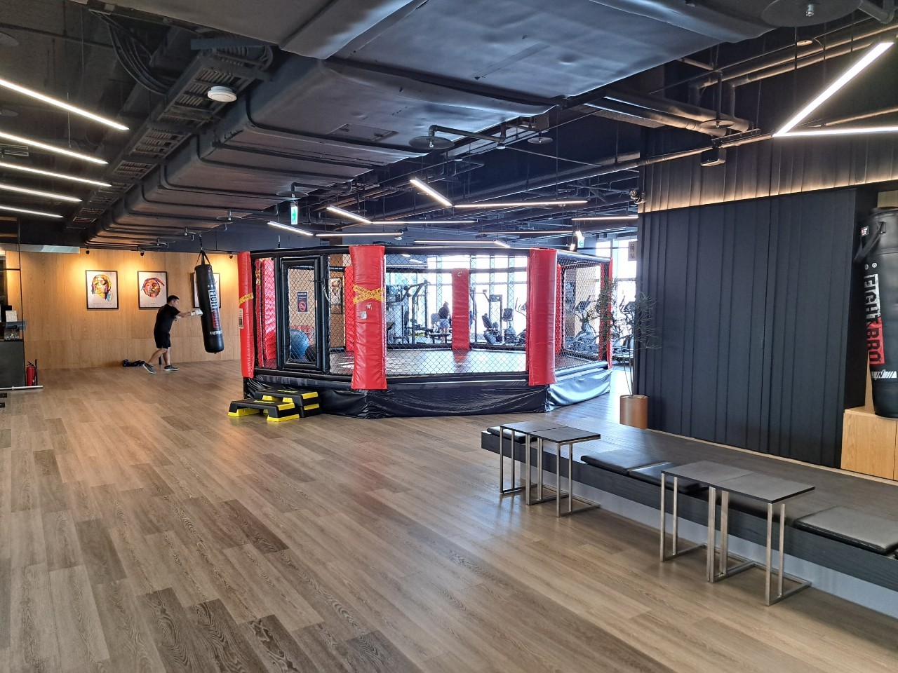 高雄承億酒店23F拳灣PUNCH OUT高空健身俱樂部.jpg 高雄承億酒店23F拳灣PUNCH OUT高空健身俱樂部.jpg