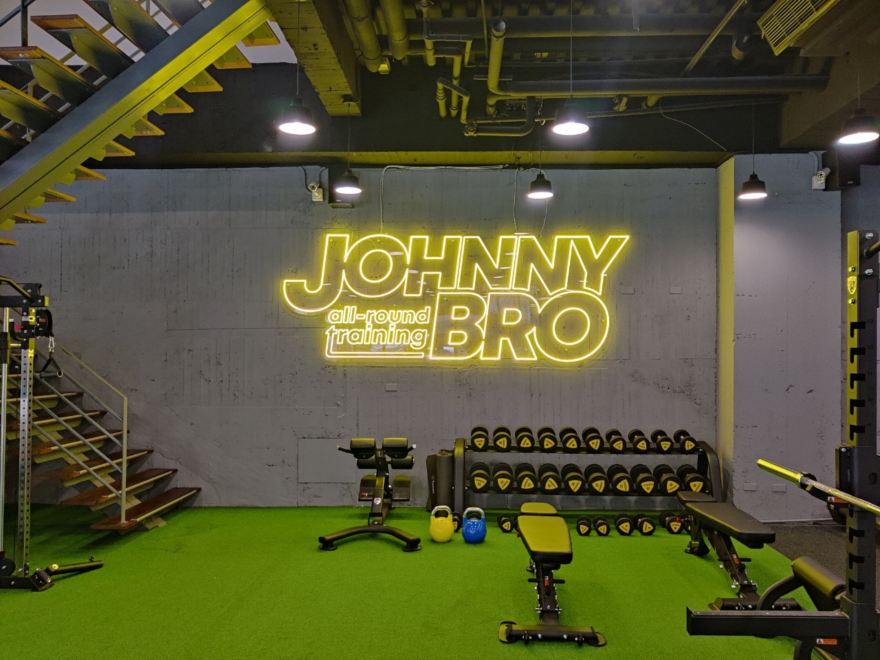 台中JOHNNY BRO all-round training強尼健身全方位訓練中心 台中JOHNNY BRO all-round training強尼健身全方位訓練中心