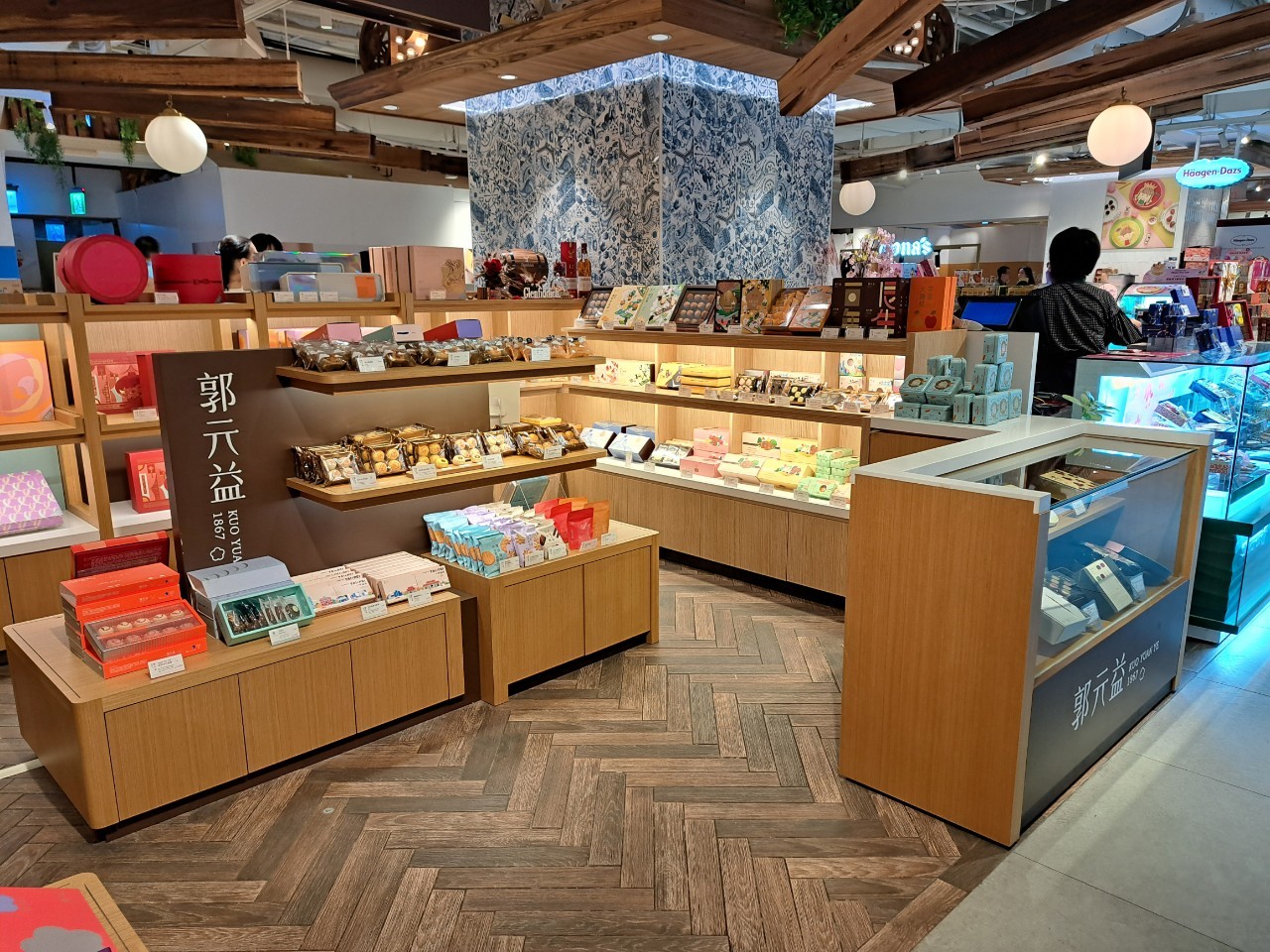 LINE_ALBUM_郭元益高雄漢神百貨完工照_240830_7.jpg LINE_ALBUM_郭元益高雄漢神百貨完工照_240830_7.jpg